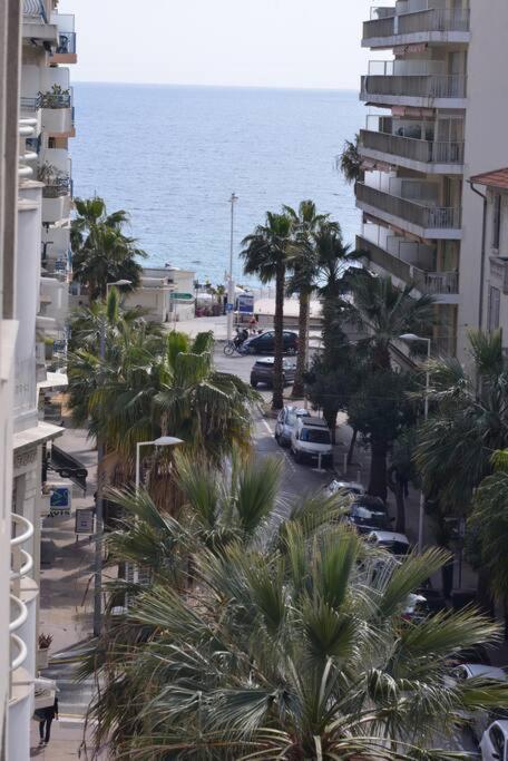 Beautiful Apartment Design Next To The Sea อองทีบส์ ภายนอก รูปภาพ