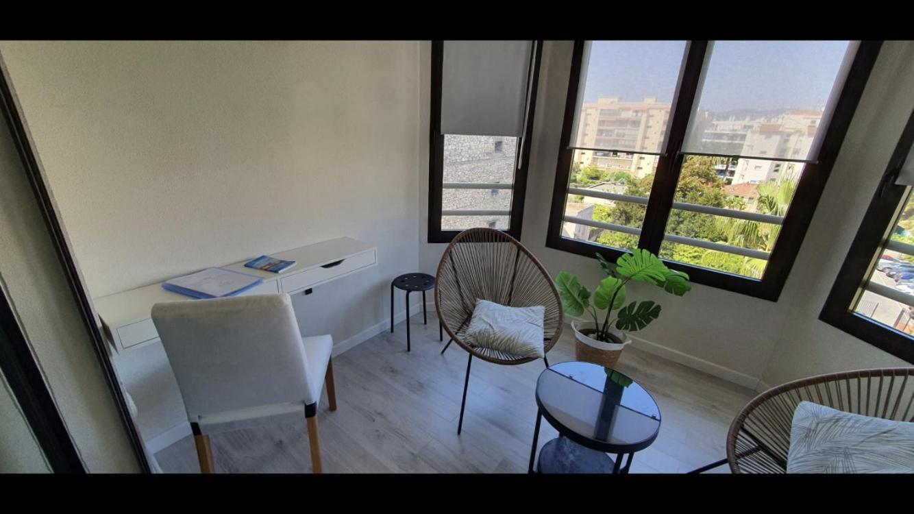 Beautiful Apartment Design Next To The Sea อองทีบส์ ภายนอก รูปภาพ