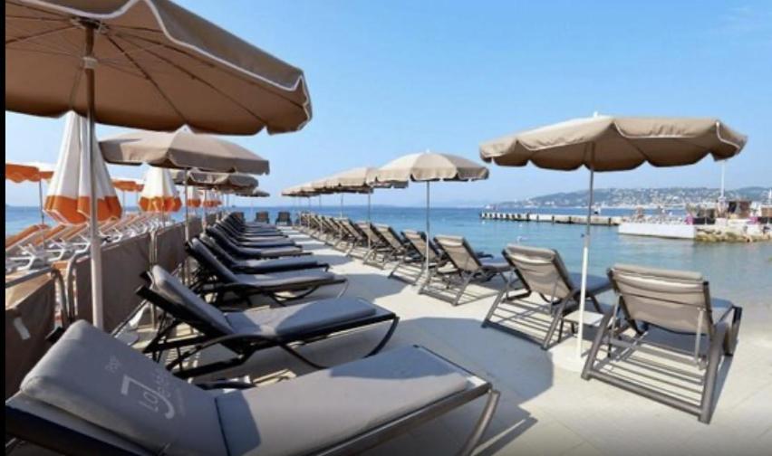 Beautiful Apartment Design Next To The Sea อองทีบส์ ภายนอก รูปภาพ